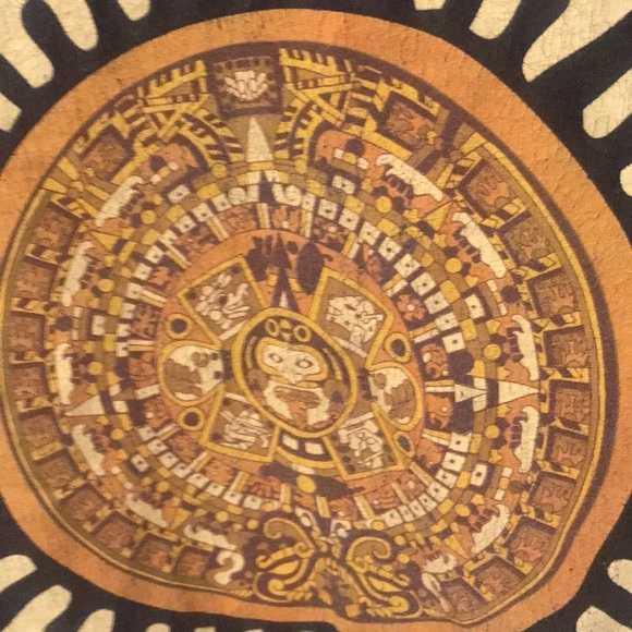 High Quality Vintage Aztec God Cancun Mexico 100% Cotton Black Tshirt w/Gold - Picture 5 of 6